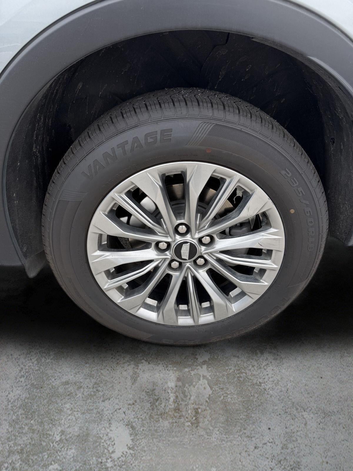2024 Cadillac XT4 AWD Premium Luxury