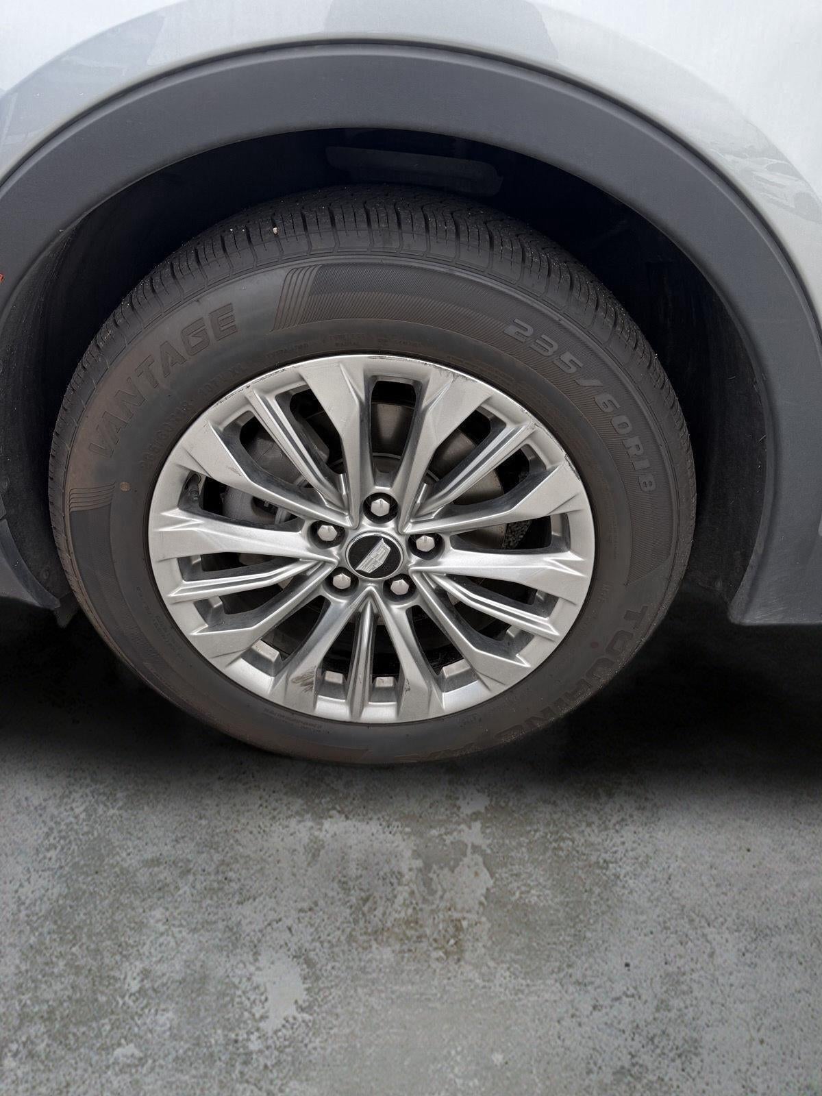 2024 Cadillac XT4 AWD Premium Luxury