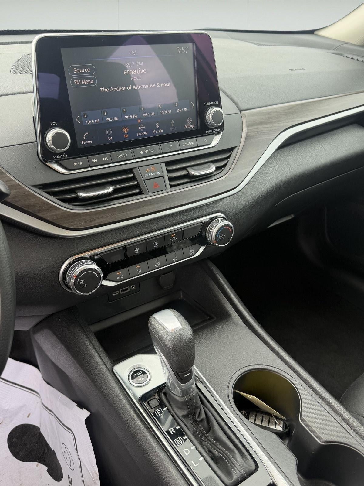 2025 Nissan Altima SV